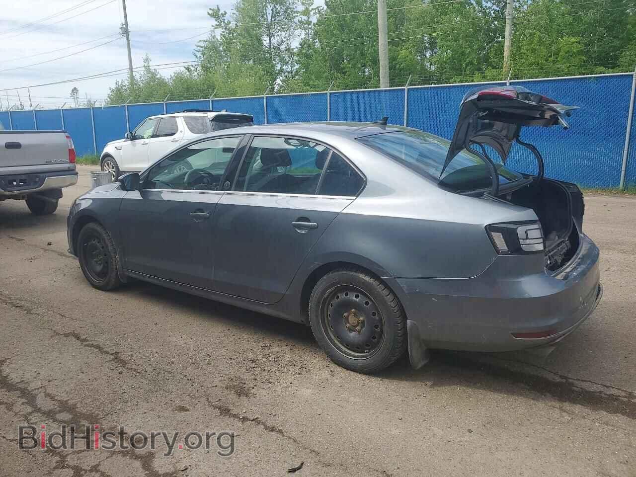 2017 VOLKSWAGEN JETTA - VIN: 3VWDB7AJ3HM330667 - Photo 2