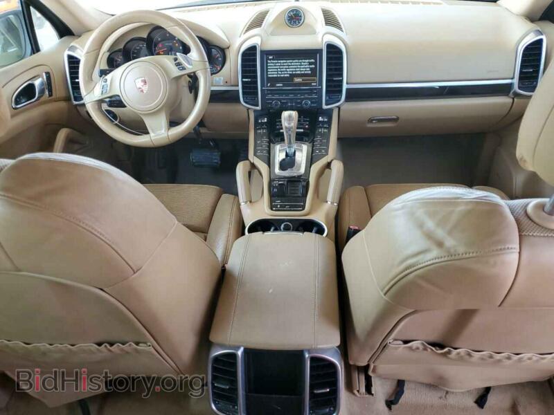 2013 Porsche CAYENNE (VIN WP1AF2A24DLA41717) — фото 8 из 13