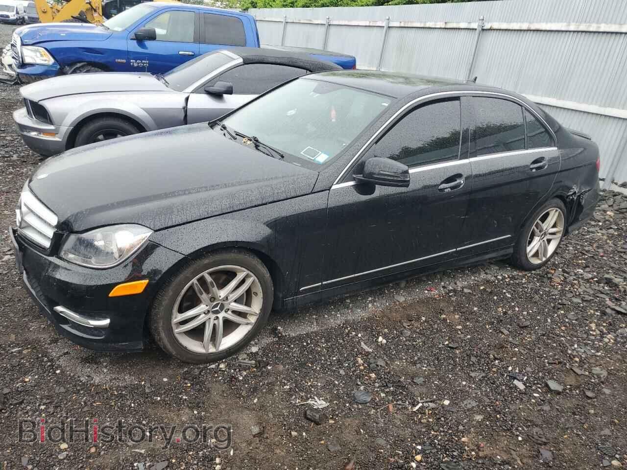 Photo WDDGF4HB0CR209206 - MERCEDES-BENZ C-CLASS 2012
