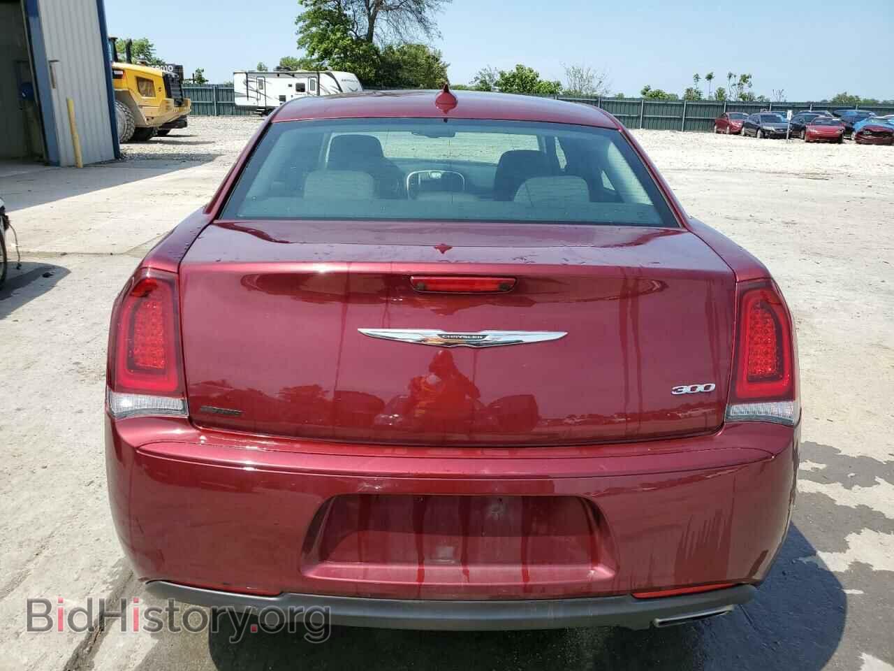 2019 CHRYSLER 300 - VIN: 2C3CCAAG8KH668461 - Фото 6