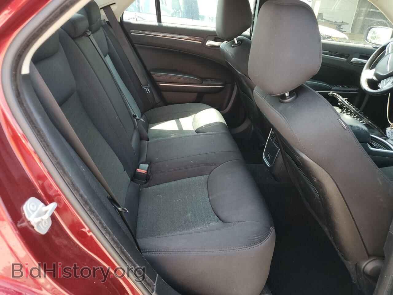 2019 CHRYSLER 300 - VIN: 2C3CCAAG8KH668461 - Фото 10