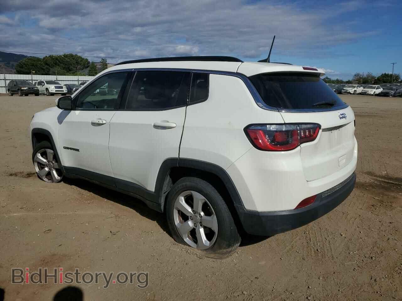 2018 JEEP COMPASS - VIN: 3C4NJCBB7JT233848 - Фото 2