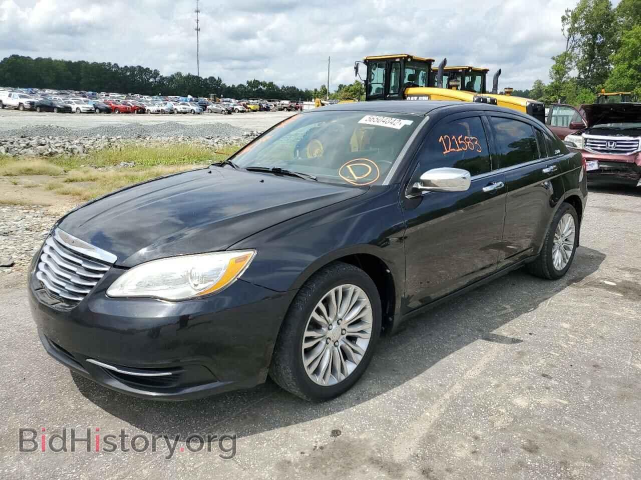 2011 CHRYSLER 200 - VIN: 1C3BC2FG4BN520616 - Фото 2