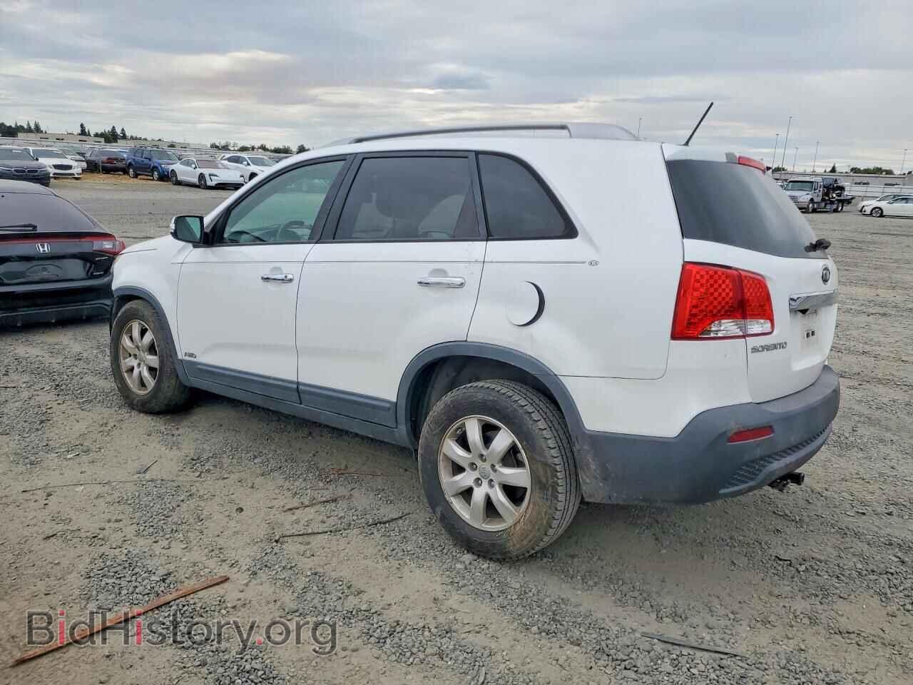 2013 KIA SORENTO - VIN: 5XYKTCA63DG347195 - Фото 2