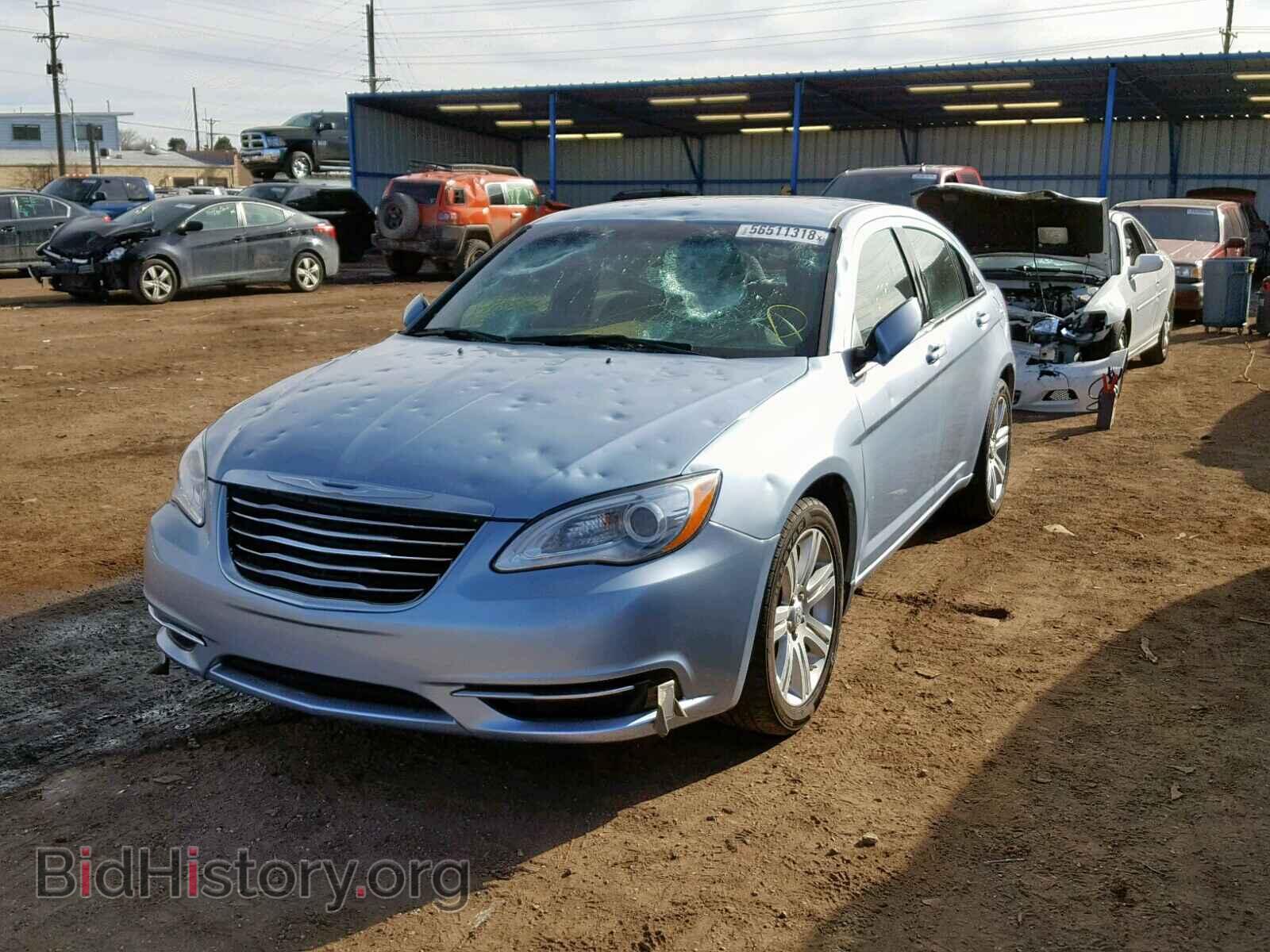 2013 CHRYSLER 200 - VIN: 1C3CCBAB1DN671562 - Фото 2