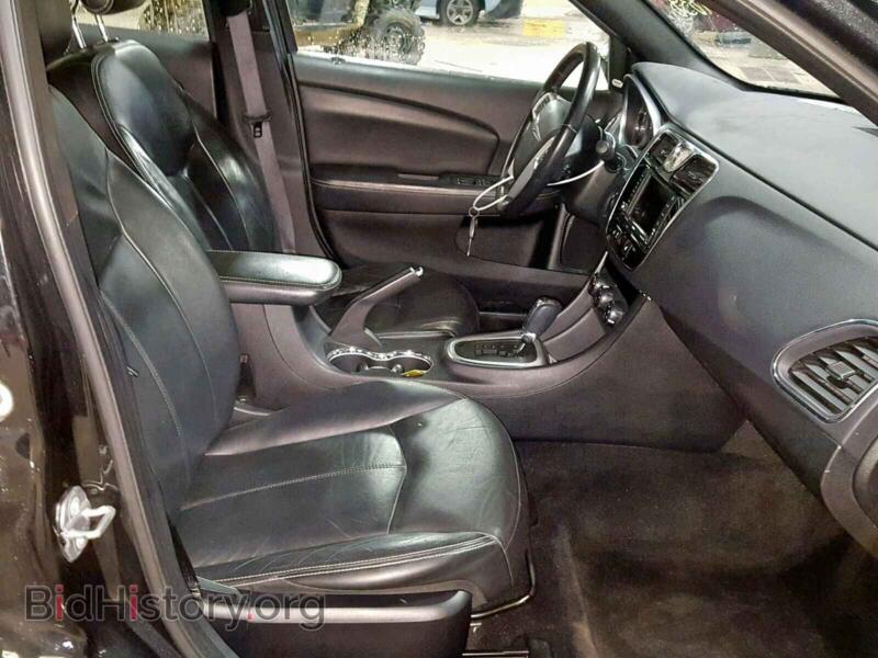 2011 Chrysler 200 (VIN 1C3BC2FG6BN516440) — photo 5 of 10