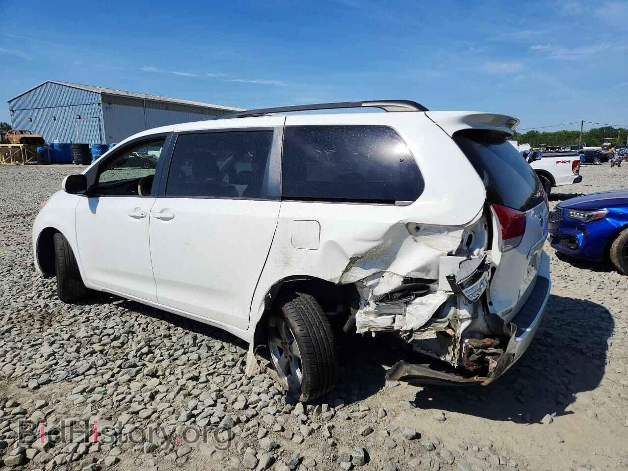 2012 TOYOTA SIENNA - VIN: 5TDKK3DC2CS185064 - Фото 2