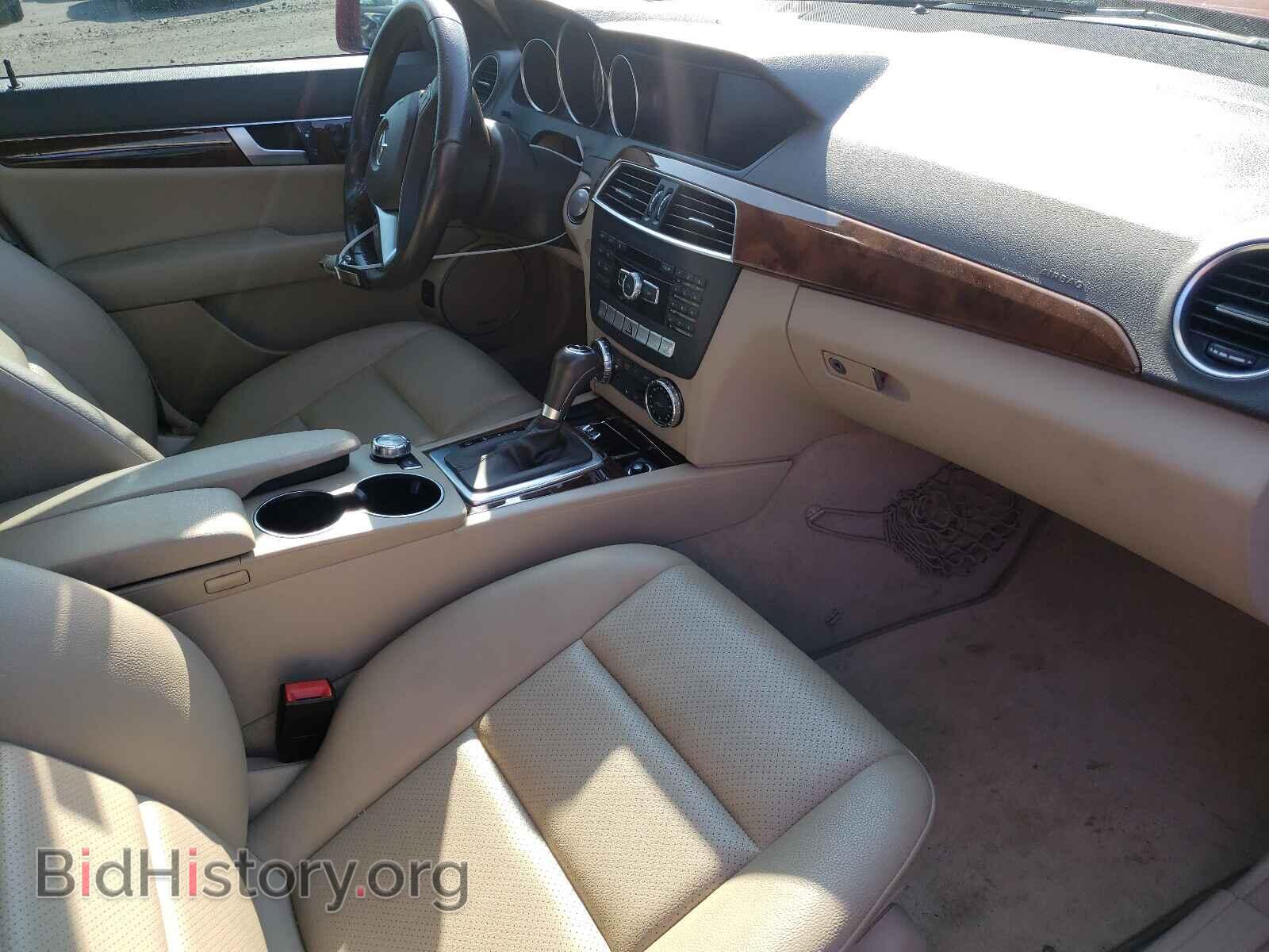 2012 MERCEDES-BENZ C-CLASS - VIN: WDDGF8BB1CA651068 - Фото 6