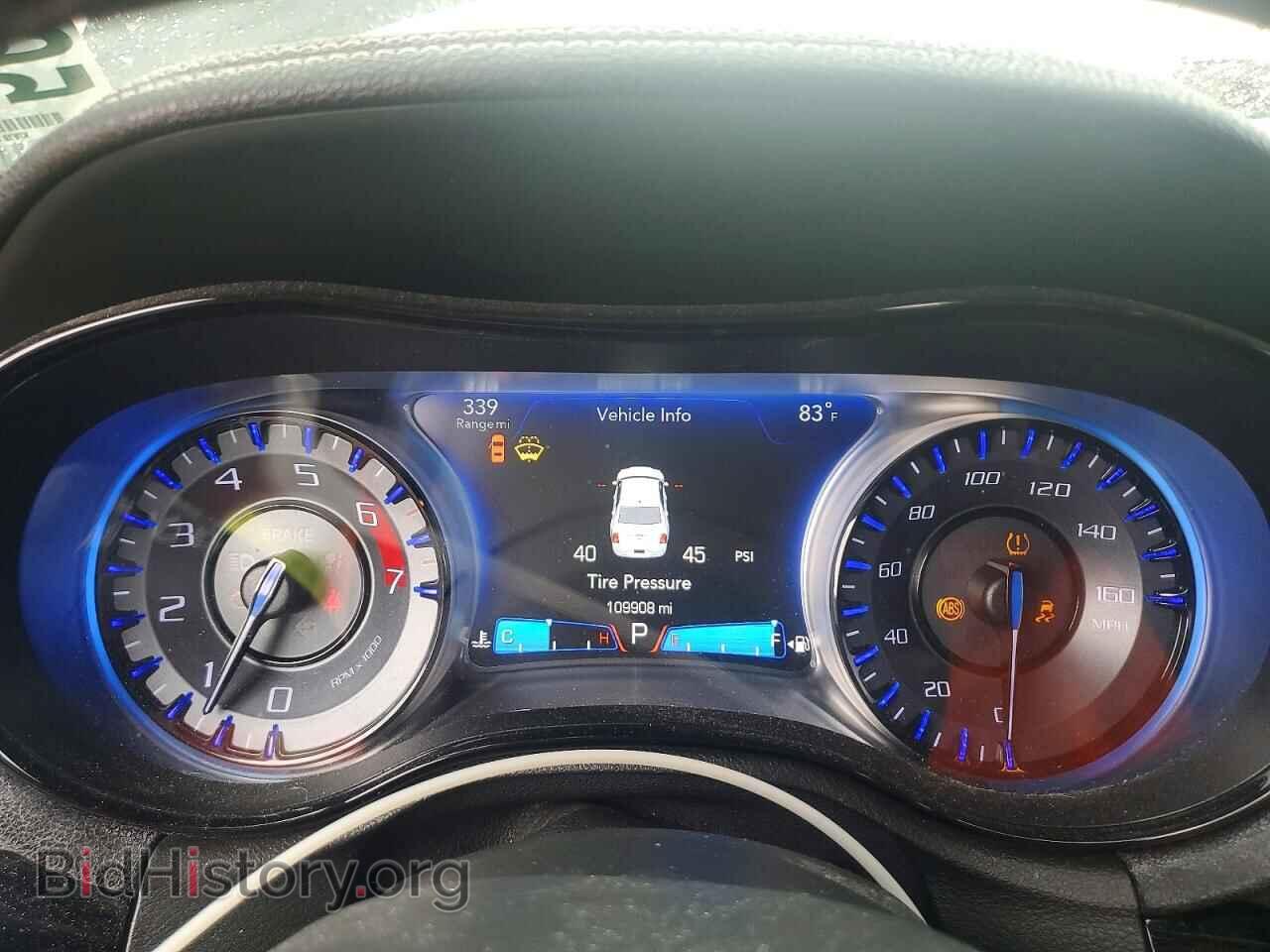 2017 CHRYSLER 300 - VIN: 2C3CCABT3HH617745 - Фото 9