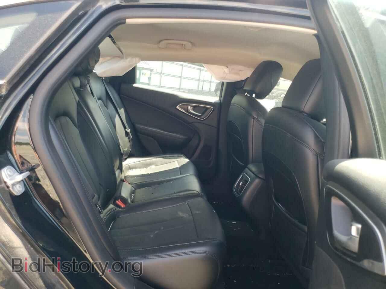 2016 CHRYSLER 200 - VIN: 1C3CCCAG0GN178297 - Фото 10