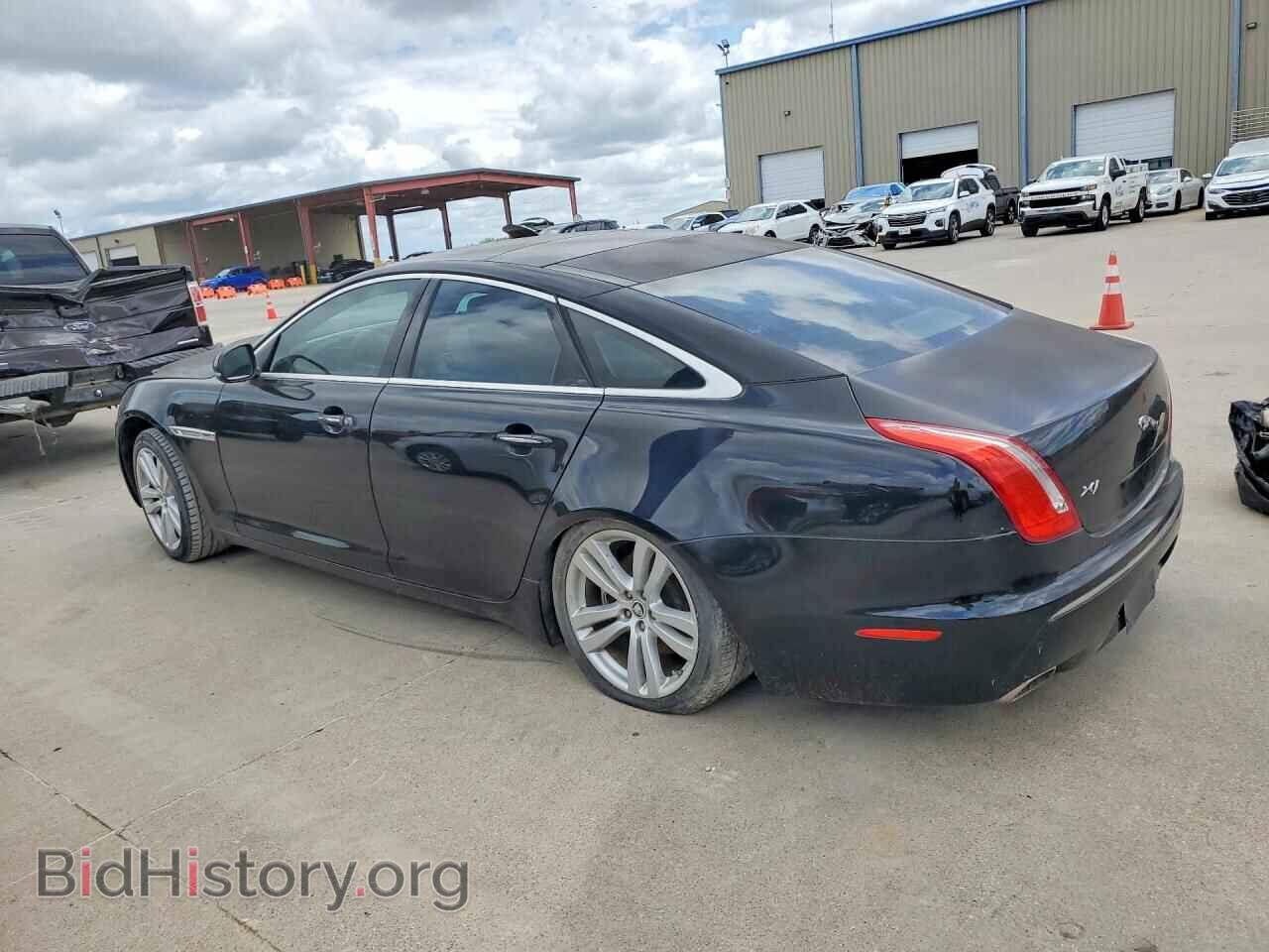 2011 JAGUAR XJ - VIN: SAJWA1CB3BLV07424 - Photo 2