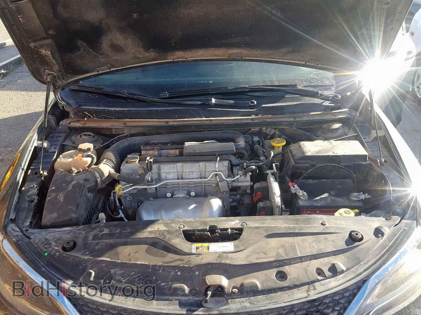 2016 CHRYSLER 200 - VIN: 1C3CCCFB5GN185890 - Фото 7