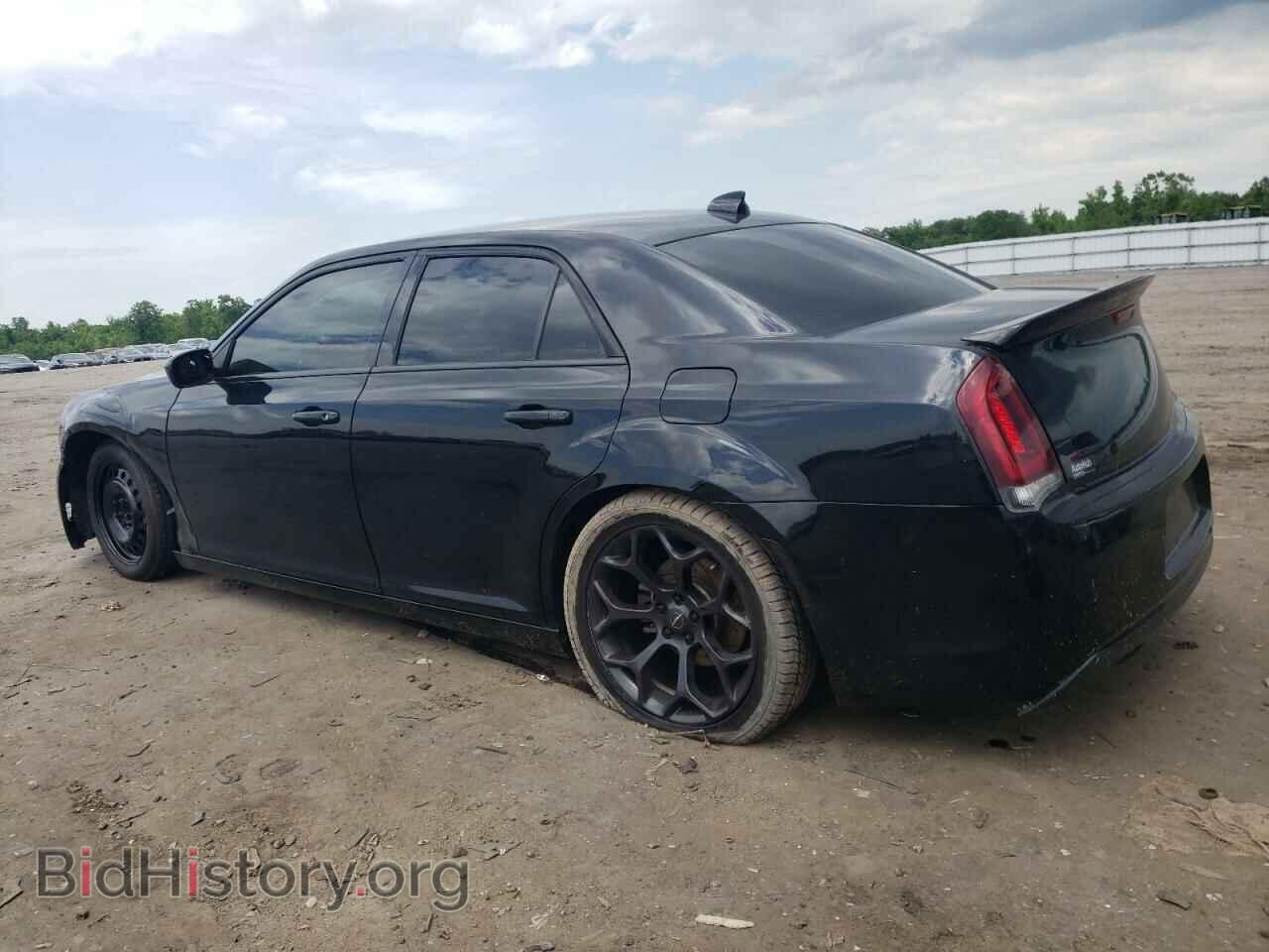 2019 CHRYSLER 300 - VIN: 2C3CCAAG9KH590305 - Фото 2