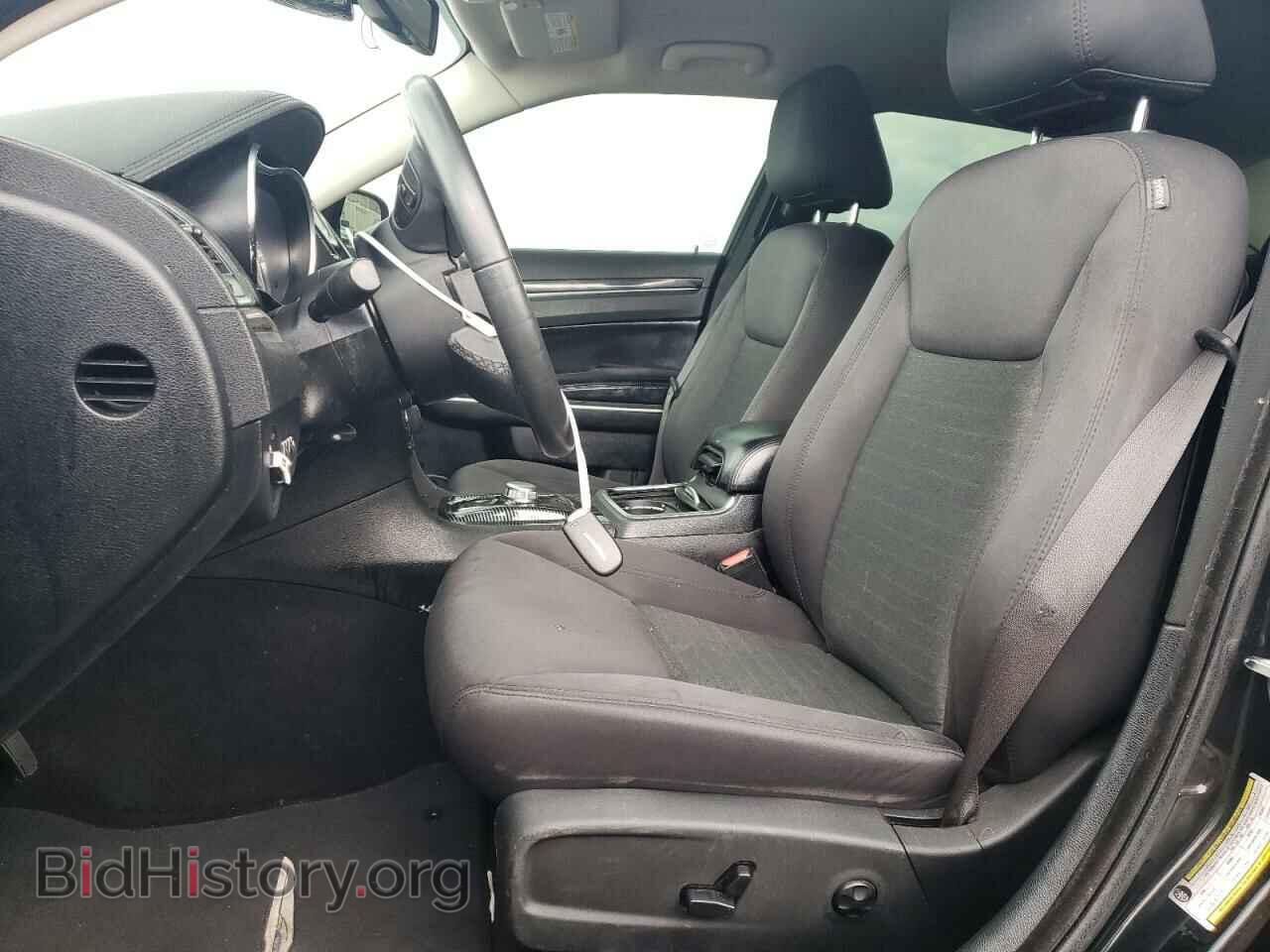 2019 CHRYSLER 300 - VIN: 2C3CCAAG9KH590305 - Фото 7