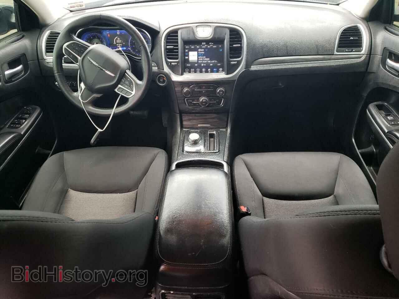 2019 CHRYSLER 300 - VIN: 2C3CCAAG9KH590305 - Фото 8