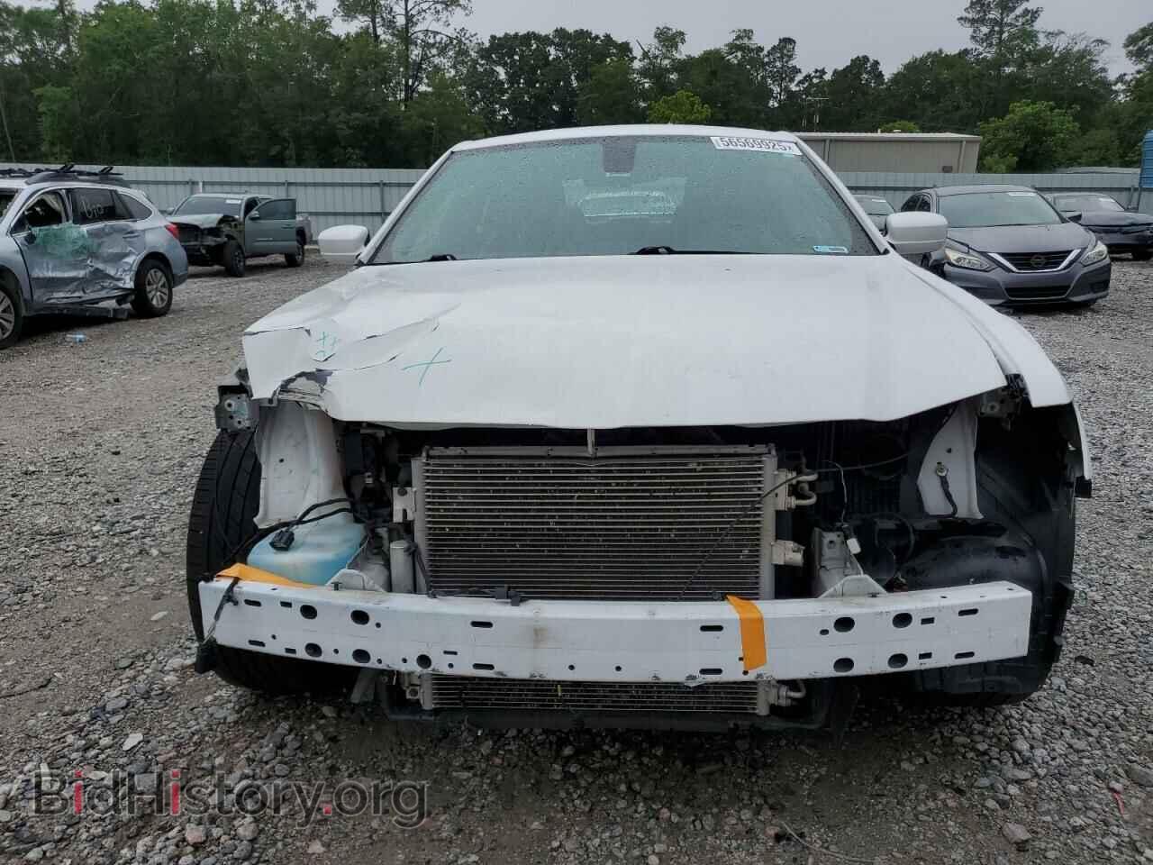 2019 CHRYSLER 300 - VIN: 2C3CCABT1KH580315 - Фото 5