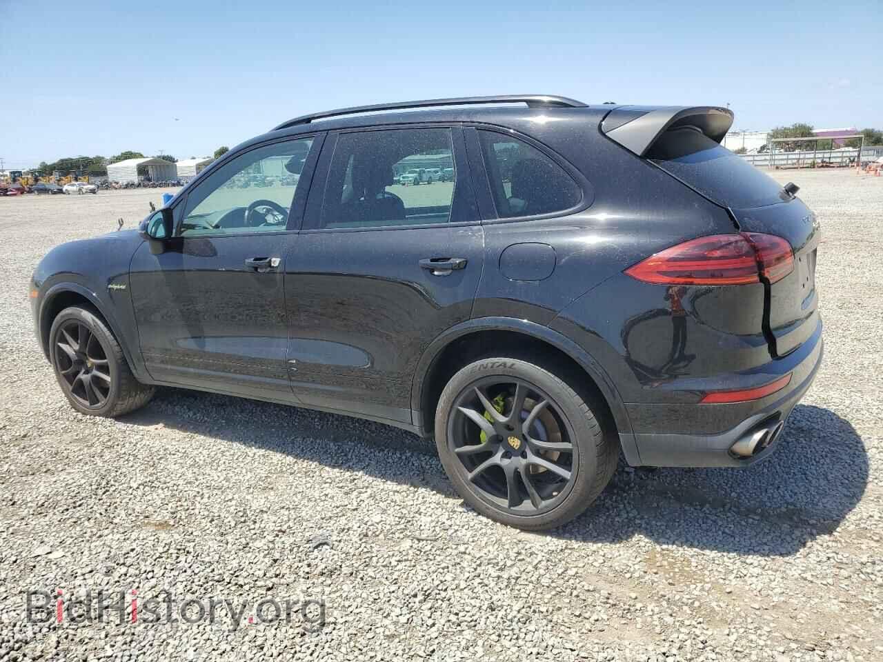 2017 PORSCHE CAYENNE - VIN: WP1AE2A21HLA74683 - Фото 2