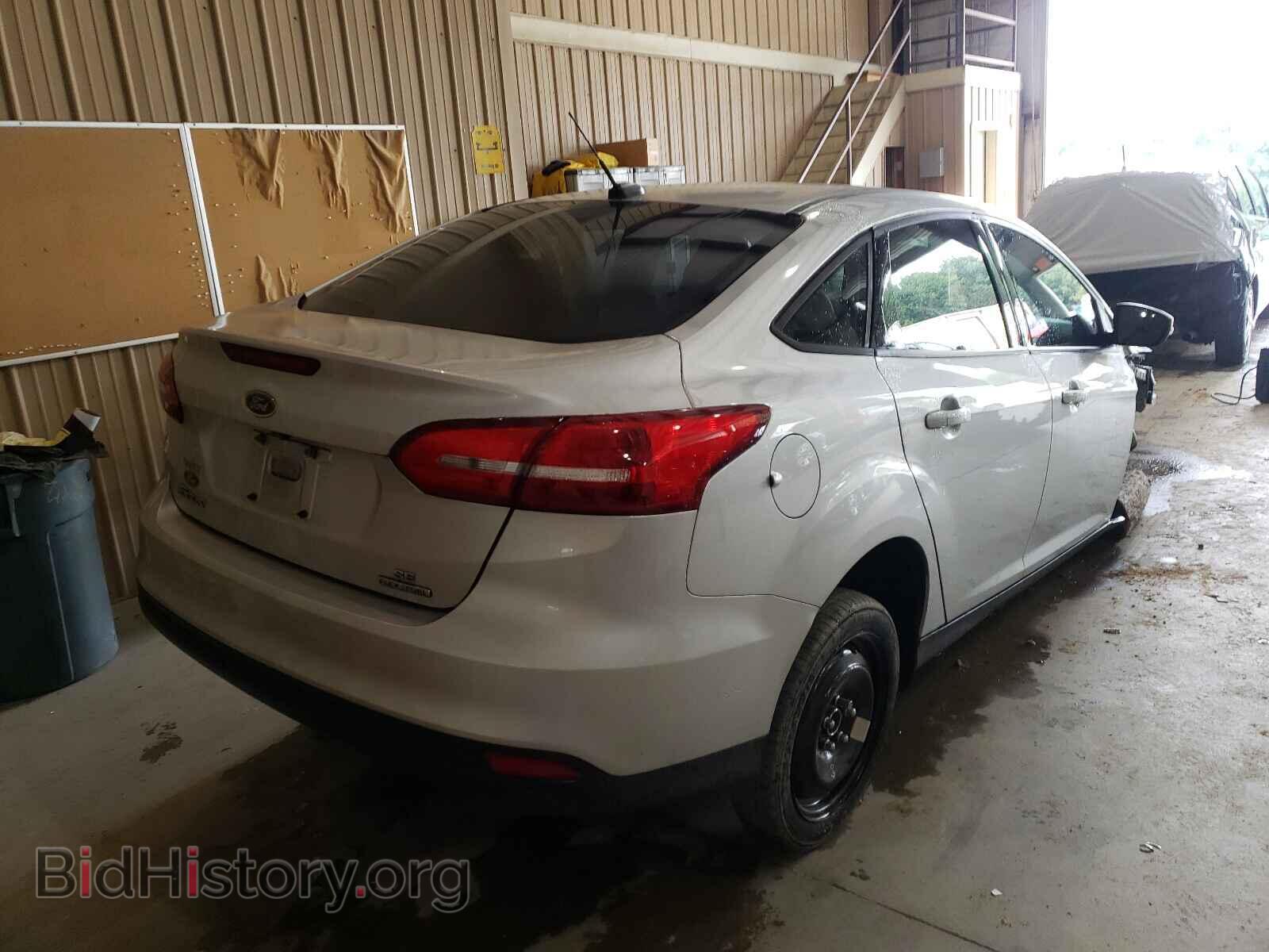 2016 FORD FOCUS - VIN: 1FADP3F2XGL393138 - Photo 4