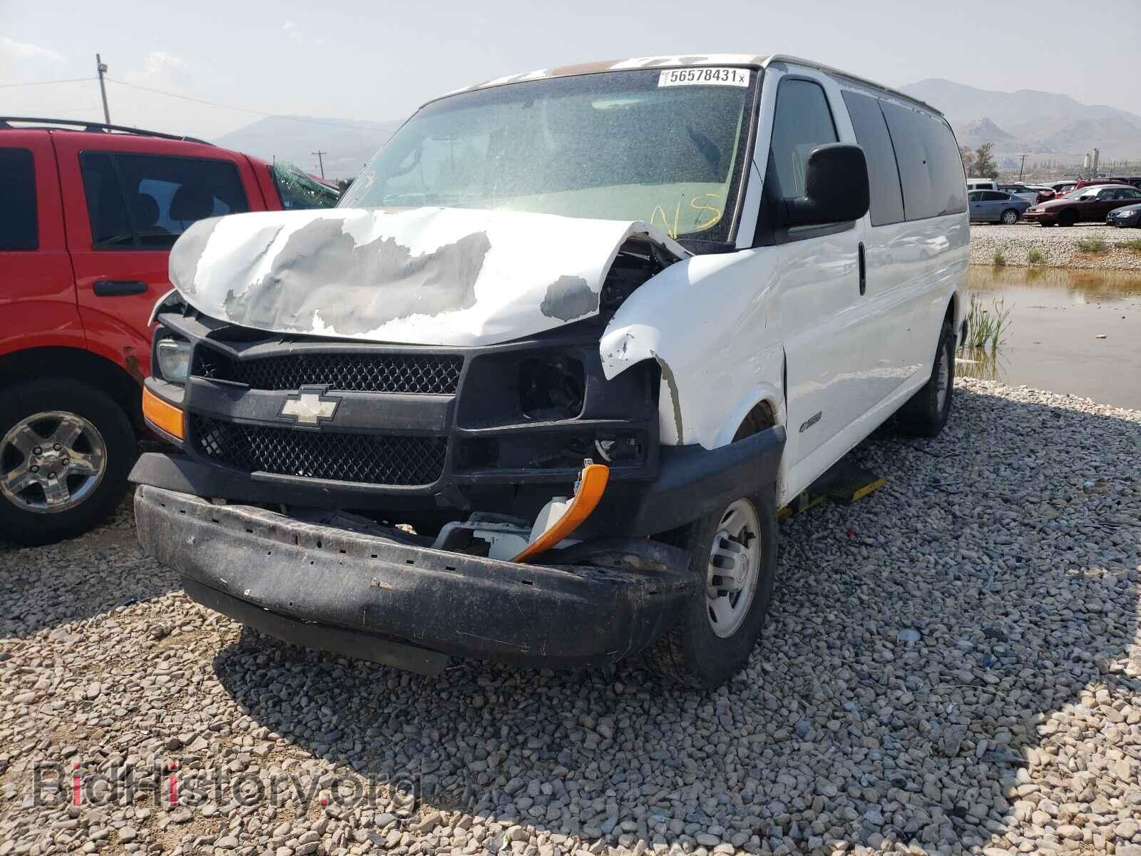2006 CHEVROLET EXPRESS - VIN: 1GAGG25V061232989 - Фото 2