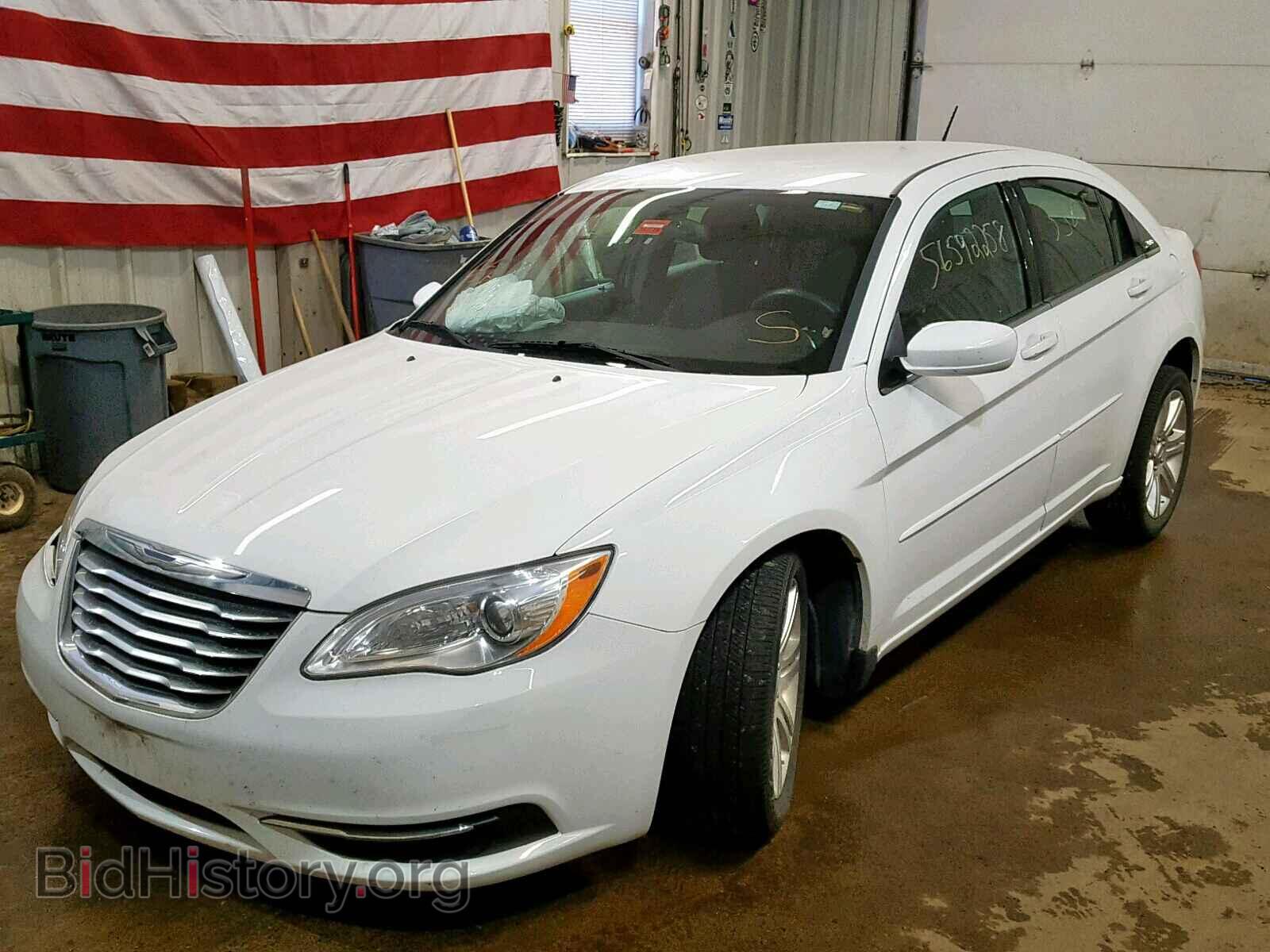 2012 CHRYSLER 200 - VIN: 1C3CCBAG7CN240640 - Фото 2