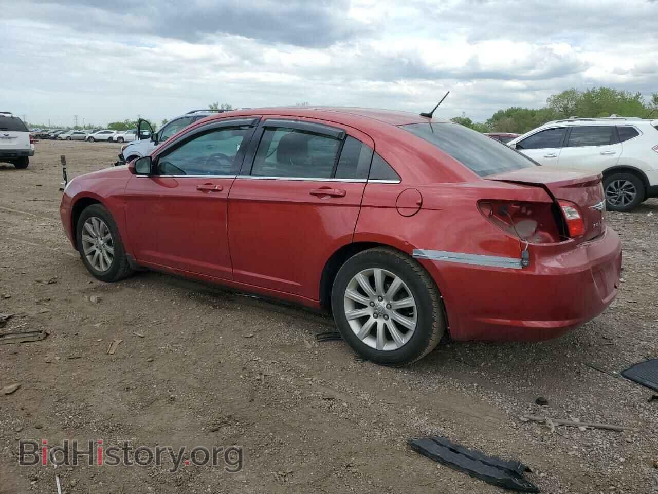 2010 CHRYSLER SEBRING - VIN: 1C3CC5FB4AN208787 - Фото 2