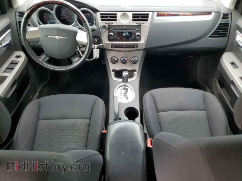 2010 Chrysler SEBRING (VIN 1C3CC5FB4AN208787) — photo 8 of 12