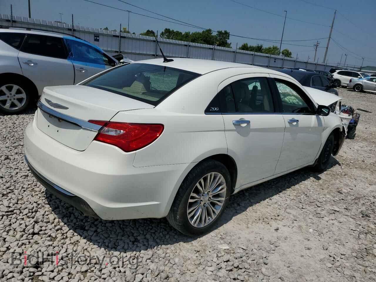 2011 CHRYSLER 200 - VIN: 1C3BC2FG1BN503000 - Photo 3