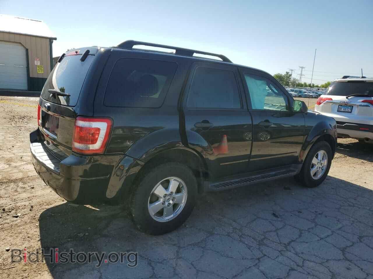 2011 FORD ESCAPE - VIN: 1FMCU0D78BKA12182 - Фото 3