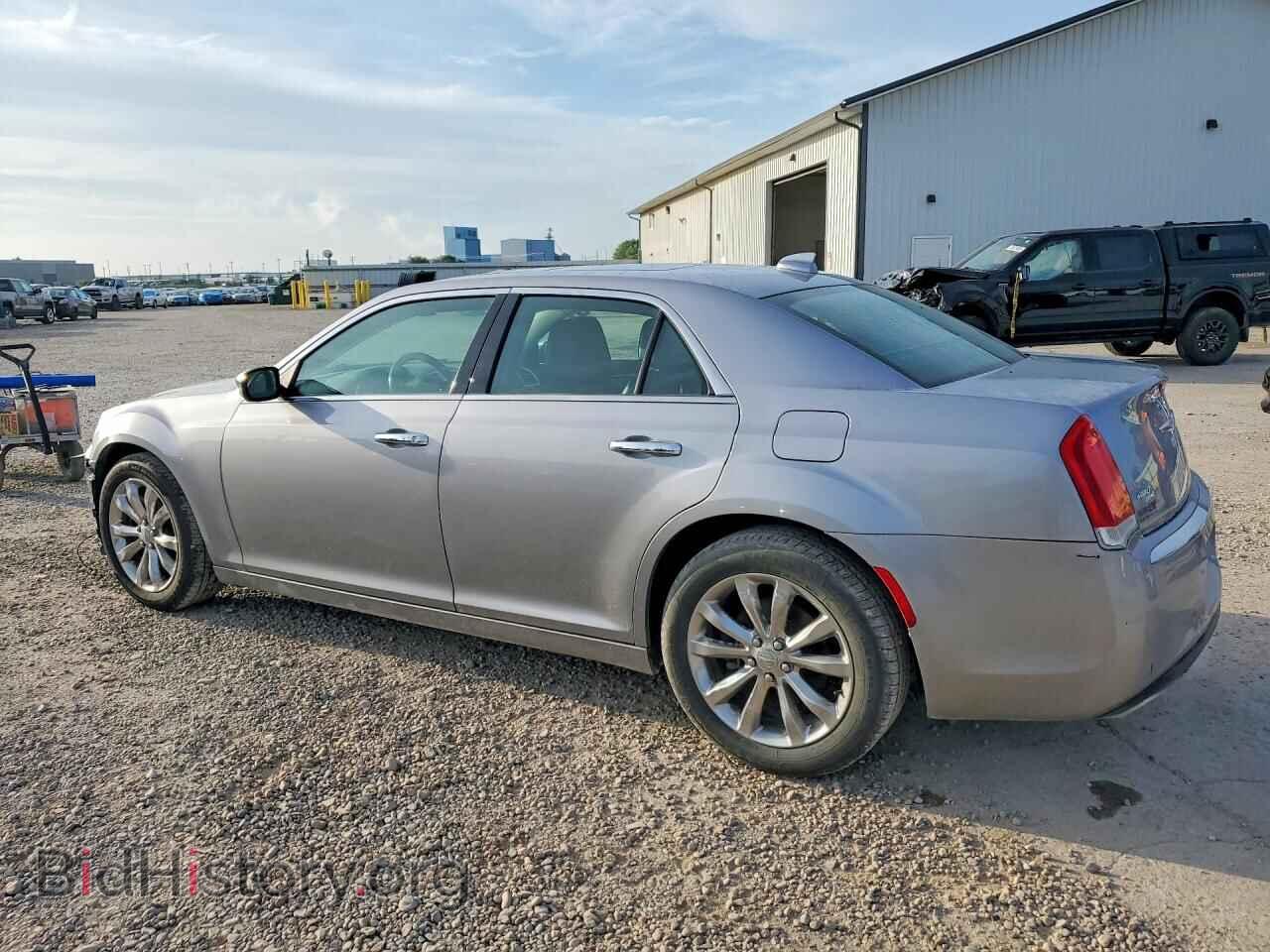 2017 CHRYSLER 300 - VIN: 2C3CCAKG6HH566602 - Фото 2