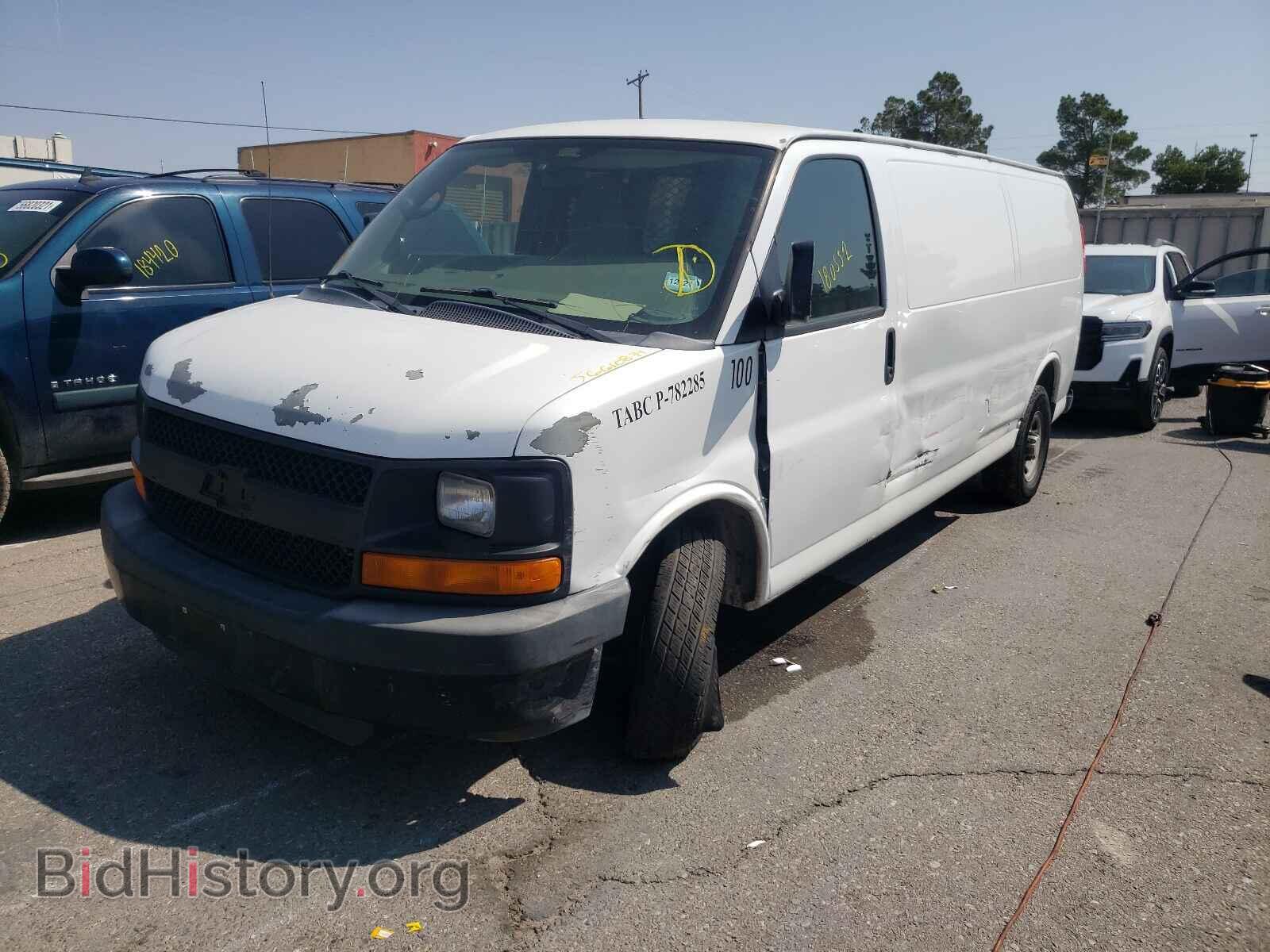 2011 CHEVROLET EXPRESS - VIN: 1GCWGGBA8B1138581 - Фото 2