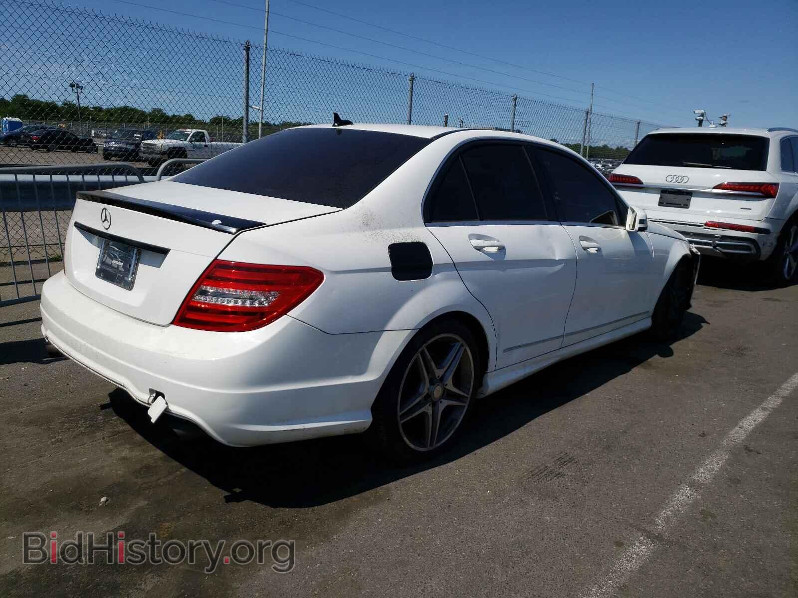 2013 MERCEDES-BENZ C-CLASS - VIN: WDDGF8AB1DR241908 - Фото 4