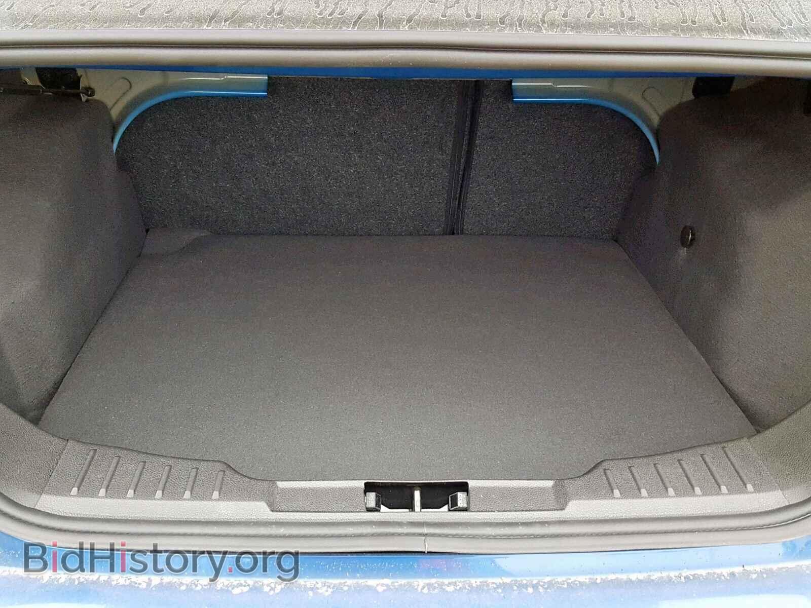2018 FORD FOCUS - VIN: 1FADP3FE4JL302978 - Фото 9