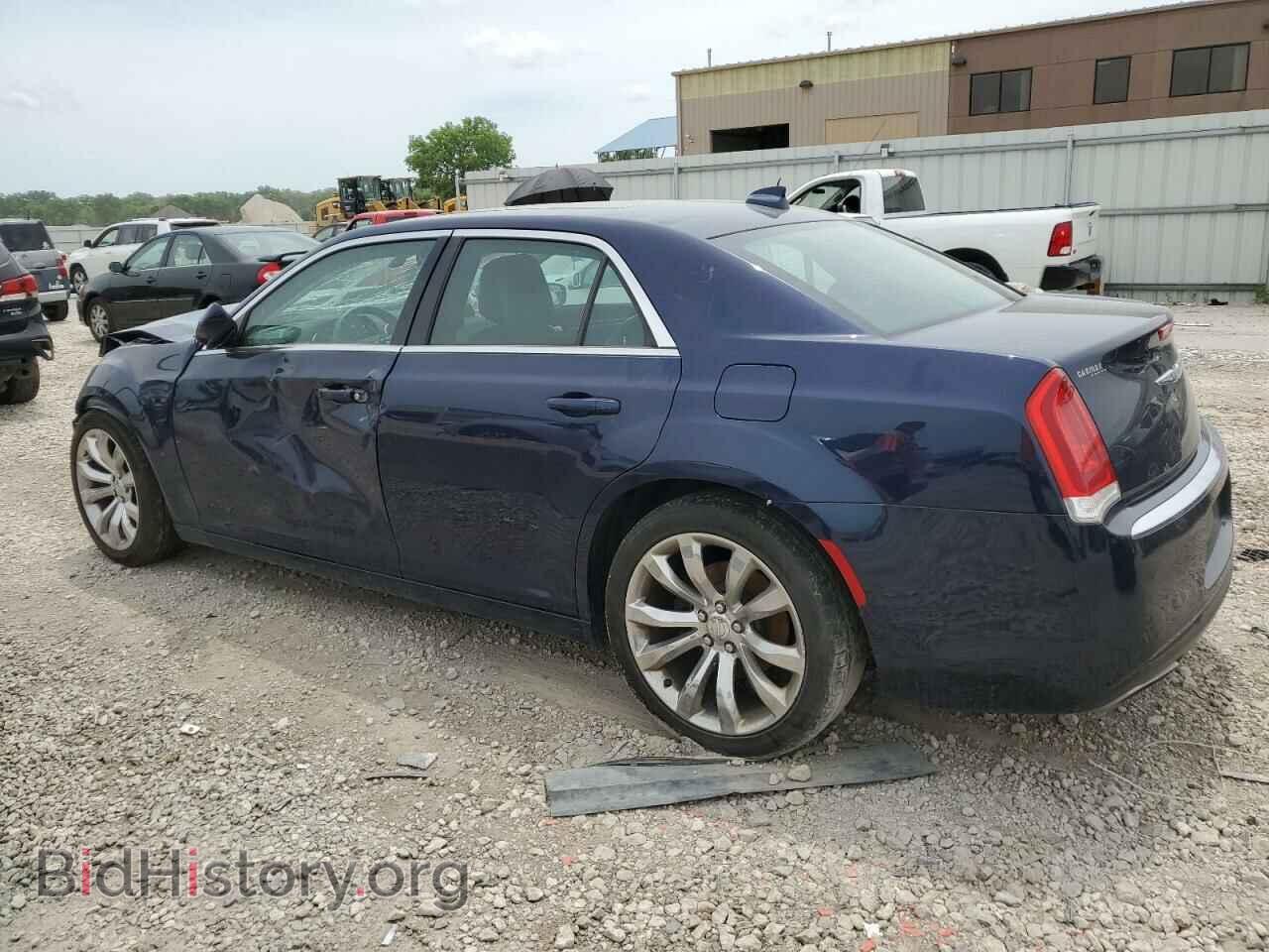 2016 CHRYSLER 300 - VIN: 2C3CCAAG1GH358305 - Фото 2