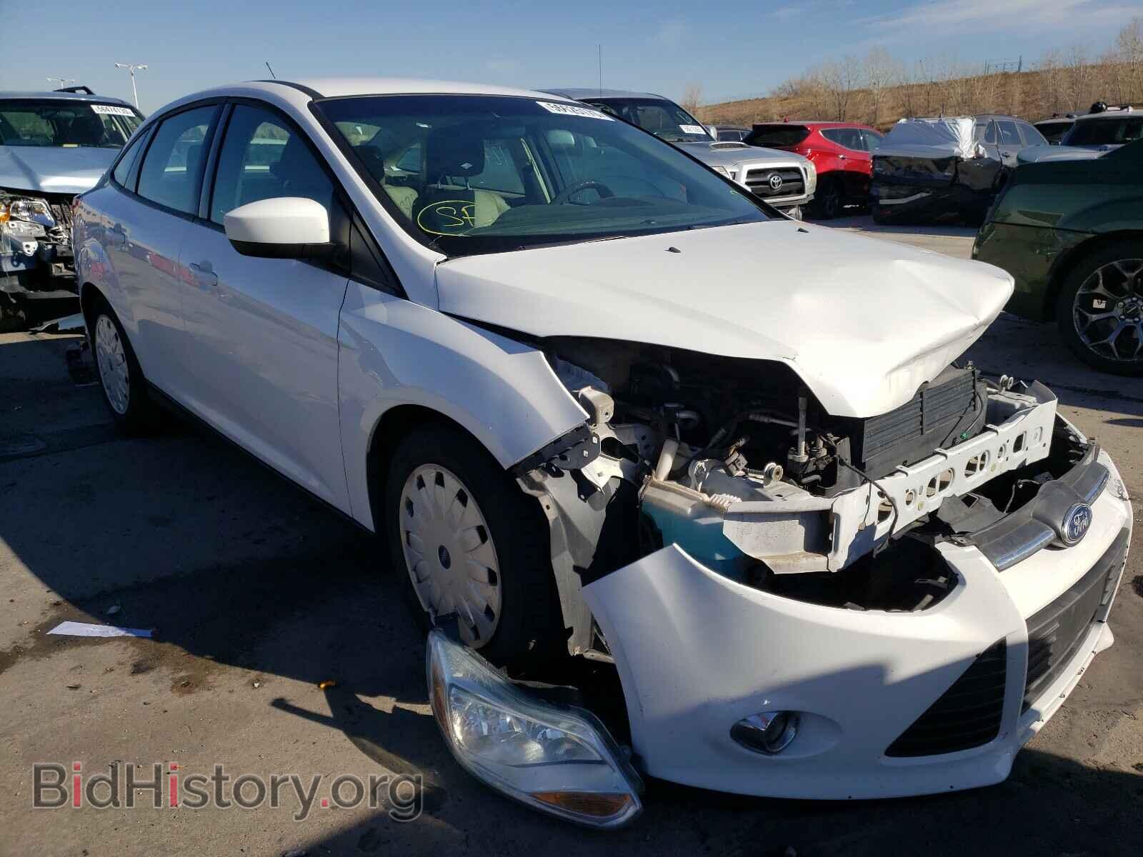 Photo 1FAHP3F28CL343057 - FORD FOCUS 2012
