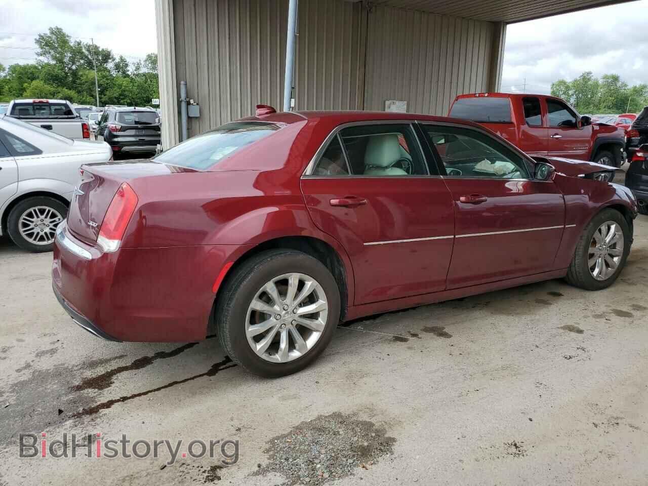 2017 CHRYSLER 300 - VIN: 2C3CCARG2HH541881 - Фото 3
