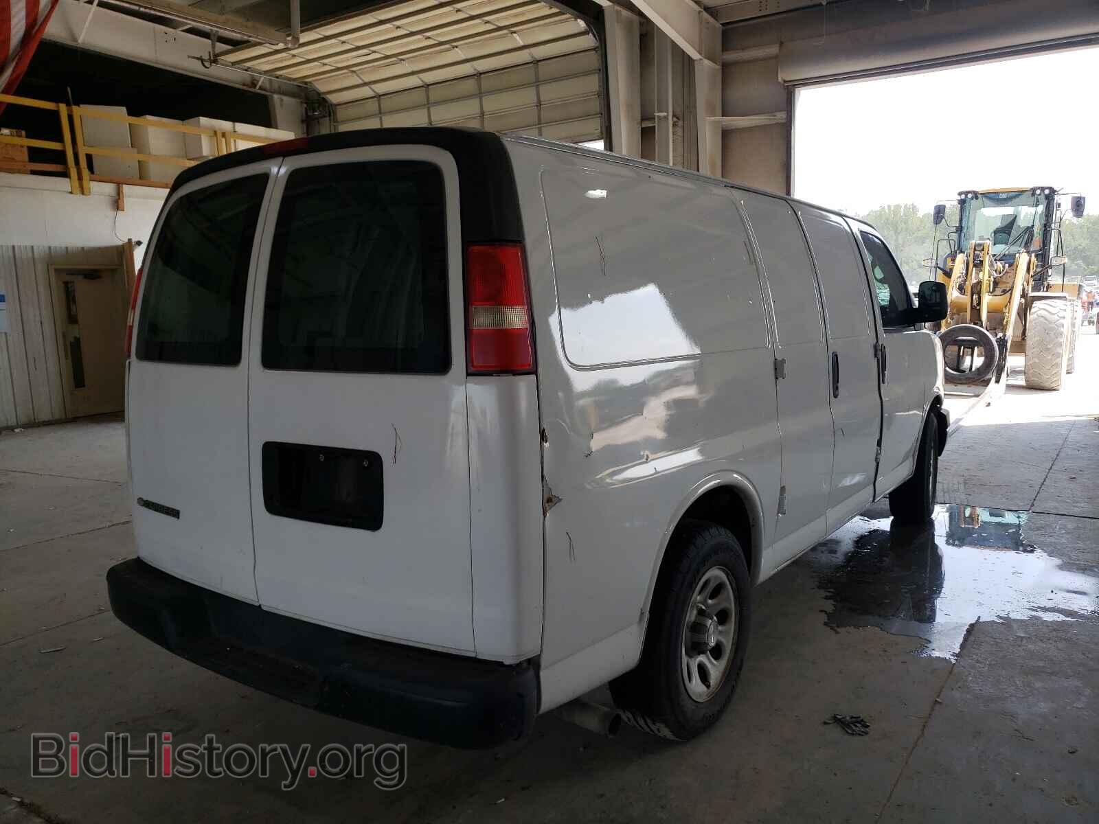 2009 CHEVROLET EXPRESS - VIN: 1GCFG15X891109203 - Фото 4