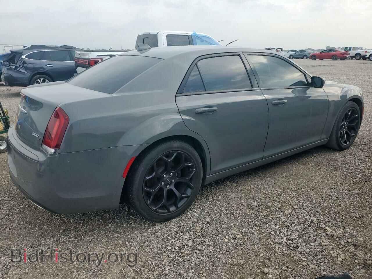 2019 CHRYSLER 300 - VIN: 2C3CCABG3KH516666 - Фото 3