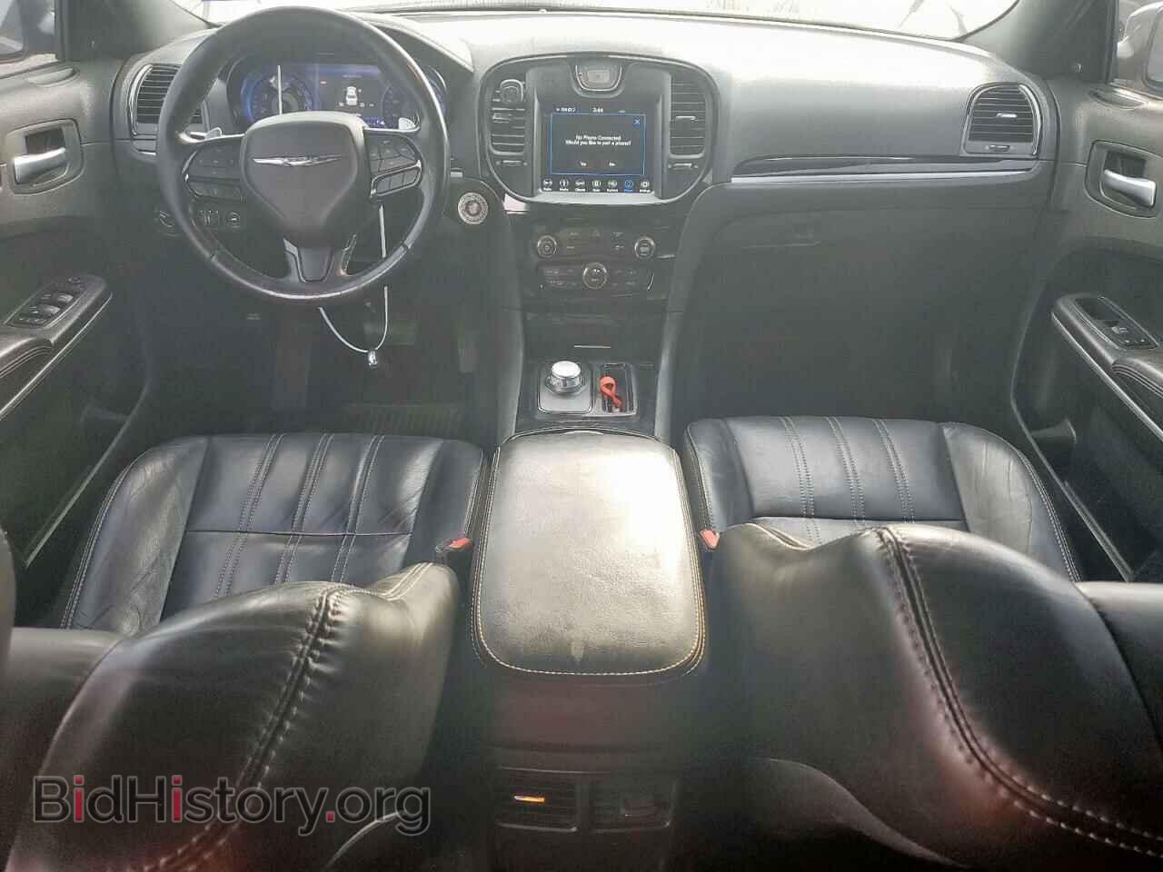 2019 CHRYSLER 300 - VIN: 2C3CCABG3KH516666 - Фото 8