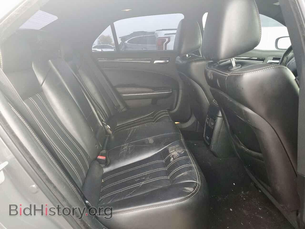 2019 CHRYSLER 300 - VIN: 2C3CCABG3KH516666 - Фото 10