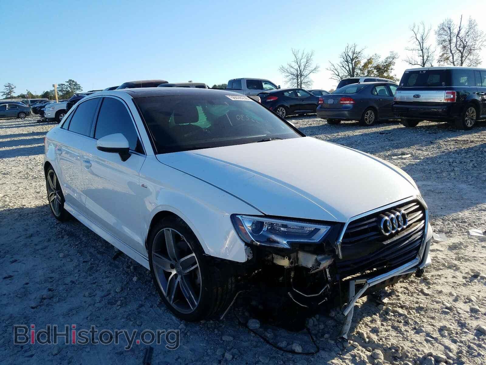 Фотография WAUJ8GFF7H1016443 - AUDI A3 2017