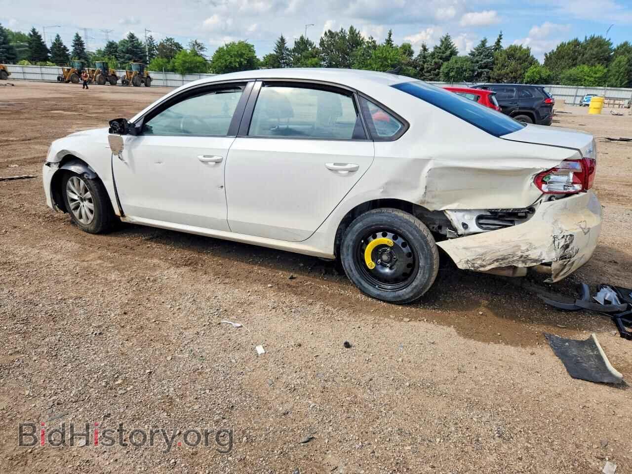 2015 VOLKSWAGEN PASSAT - VIN: 1VWAT7A32FC020395 - Фото 2