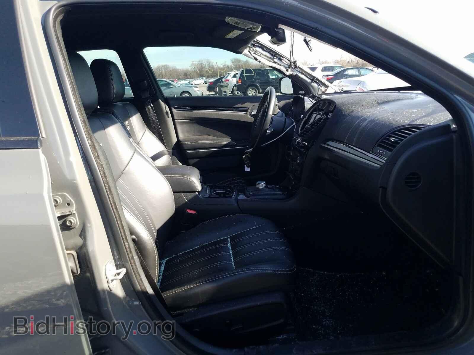 2019 CHRYSLER 300 - VIN: 2C3CCABG7KH516444 - Фото 5