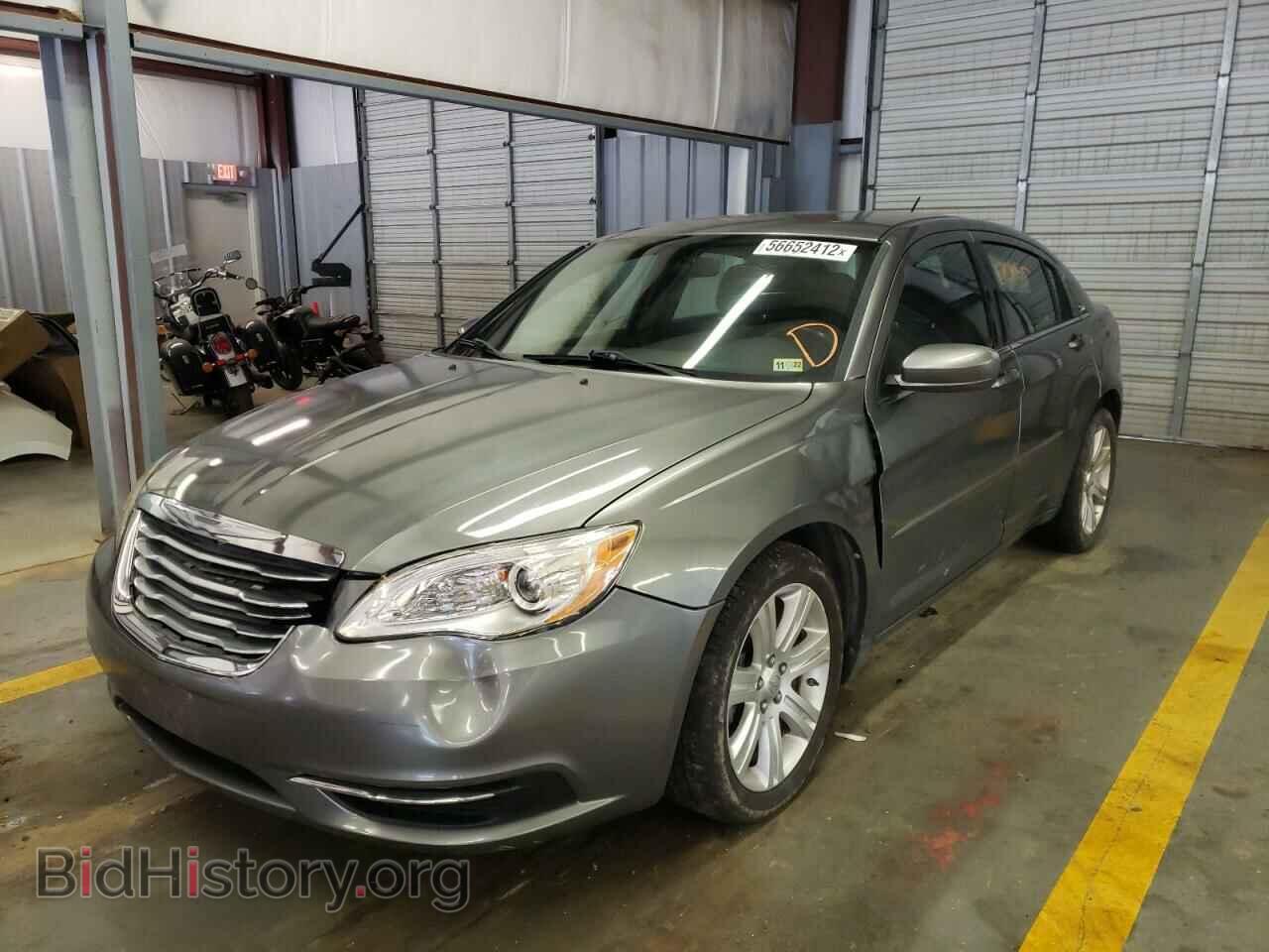 2013 CHRYSLER 200 - VIN: 1C3CCBBBXDN639031 - Фото 2