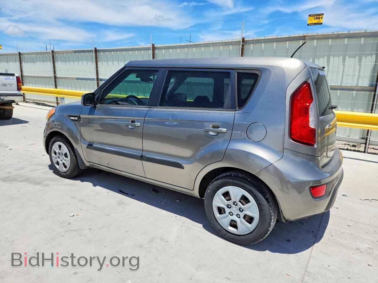 2013 KIA SOUL - VIN: KNDJT2A51D7607040 - Photo 2