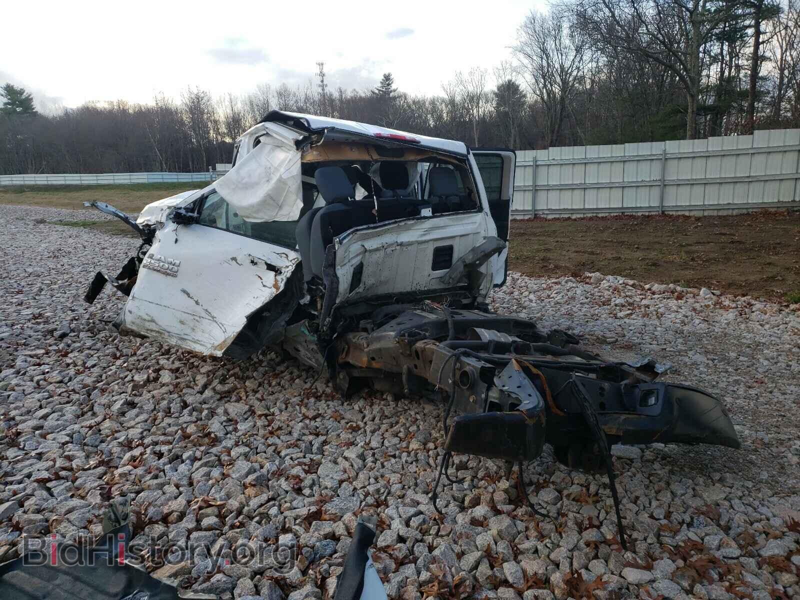 2017 RAM 2500 - VIN: 3C6UR5CL0HG612532 - Photo 3