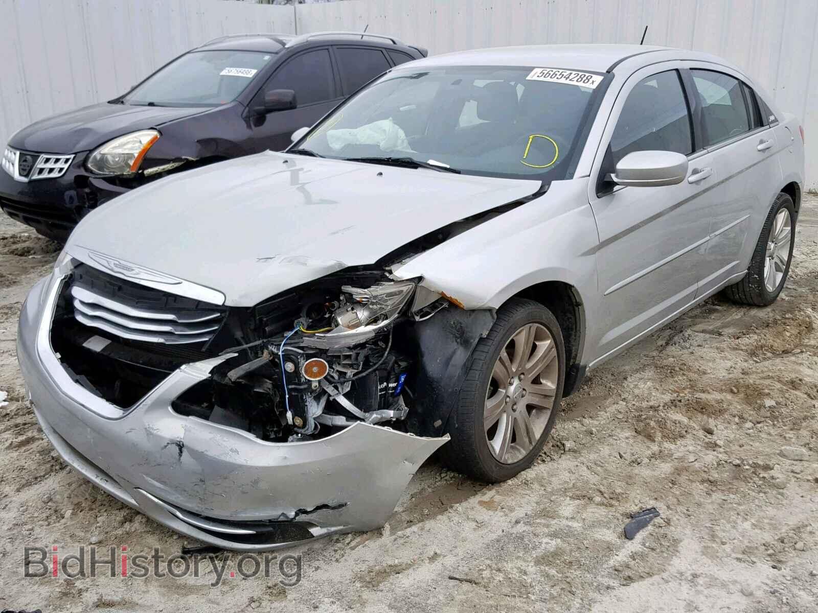 2012 CHRYSLER 200 - VIN: 1C3CCBAB1CN317104 - Фото 2