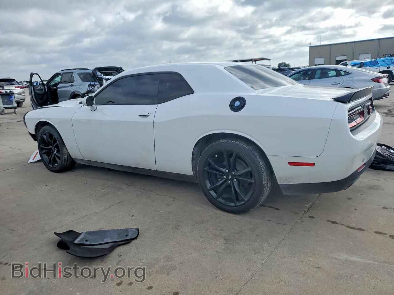2018 DODGE CHALLENGER - VIN: 2C3CDZAG8JH152868 - Photo 2