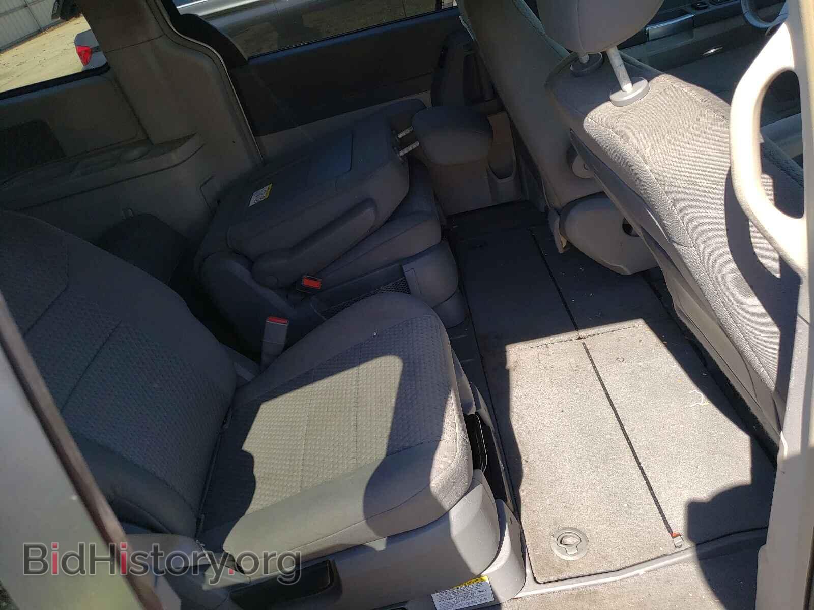 2008 CHRYSLER MINIVAN - VIN: 2A8HR54PX8R653233 - Фото 6