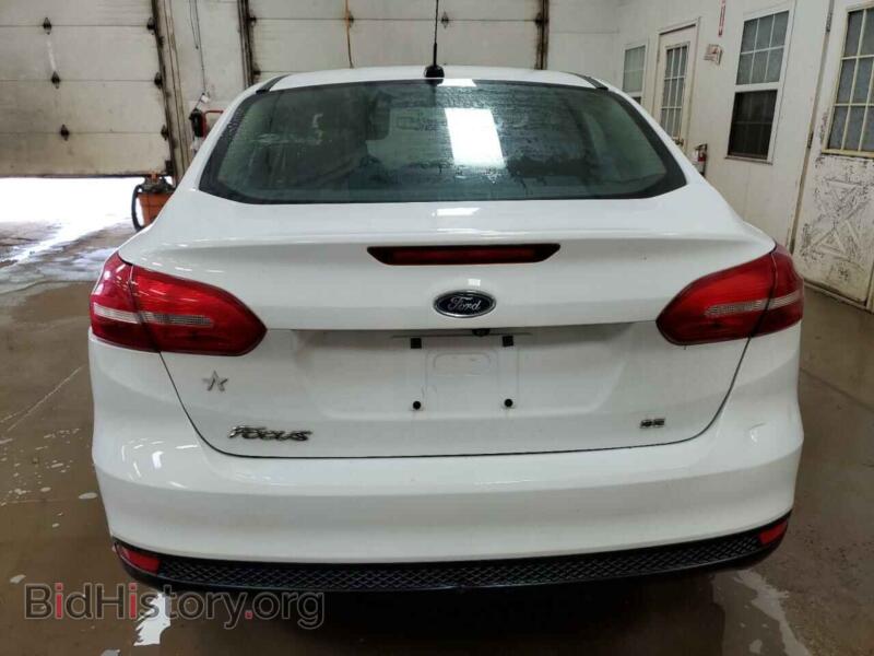 2017 Ford FOCUS (VIN 1FADP3F2XHL329991) — photo 6 of 16