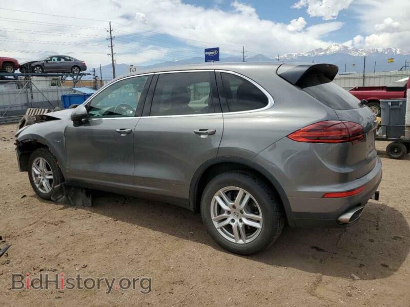 2016 Porsche CAYENNE (VIN WP1AF2A21GKA42902) — photo 2 of 14